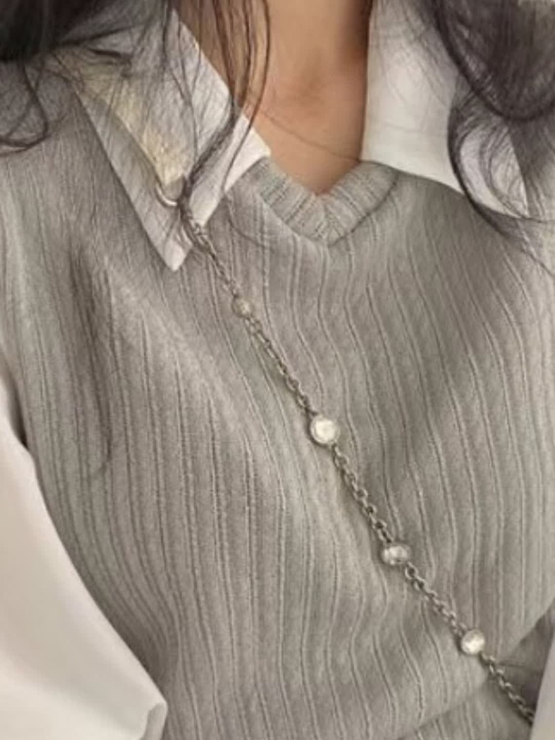 StyleCast Girls Grey V-neck Top – alternate view